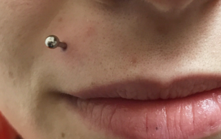 Madonna Piercing The Ink Factory (2)