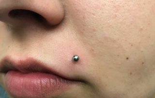 Madonna Piercing The Ink Factory (3)