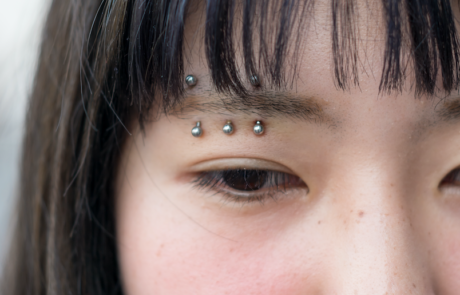 Screen-Shot-2016-12-02-at-03.26.07-2 eyebrow piercing