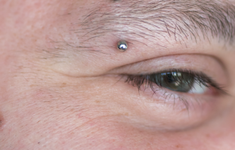 Screen-Shot-2016-12-02-at-03.26.25-2 eyebrow piercing