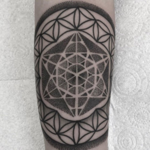 150 AweInspiring Geometric Tattoos  Meanings