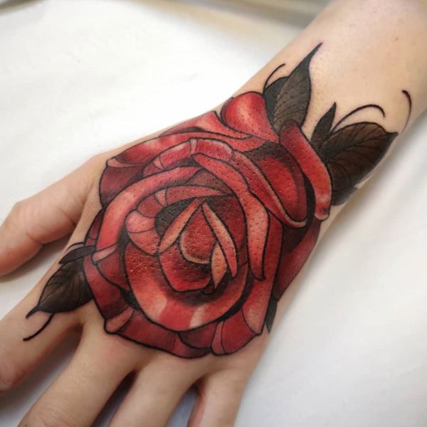 Tattoo uploaded by rcallejatattoo  Beautiful looking neo traditional rose  tattoo right on the knee Tattoo by Didac Gonzalez DidacGonzalez  neotraditional rose neotraditionalrose flower floral  Tattoodo